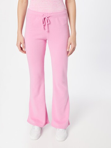 HOLLISTER Rozkloszowany krój Spodnie 'CYBER DROP' w kolorze różowy: przód