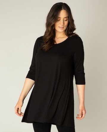 BASE LEVEL CURVY Tunic 'Aria' in Black: front