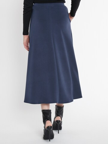 Ana Alcazar Rock ' Sekani ' in Blau