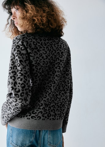 MANGO Sweater 'LEOPARD' in Grey: back