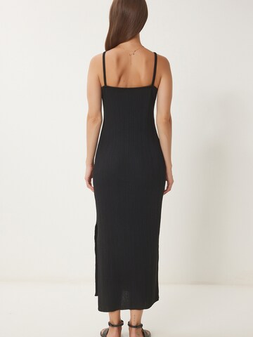 Rochie de la Happiness İstanbul pe negru