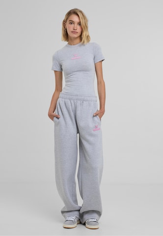 Felicious Loose fit Trousers in Grey