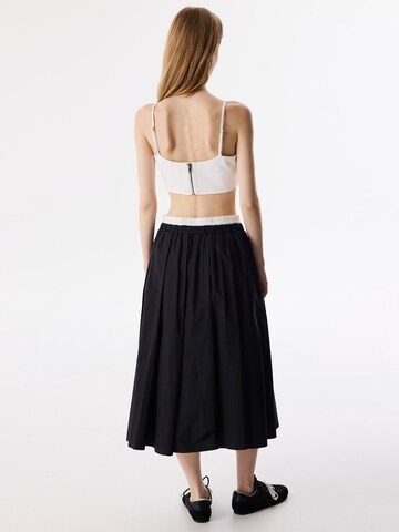 Twist Skirt in Black