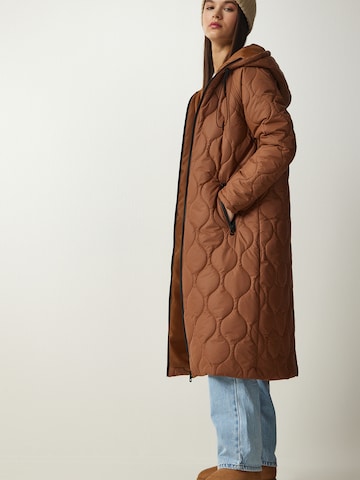 Cappotto di mezza stagione di Happiness İstanbul in marrone: frontale