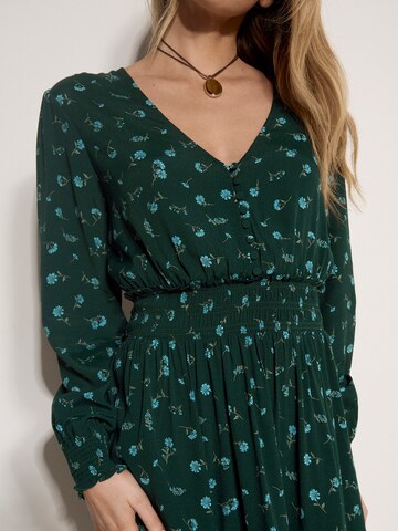 Apricot Dress ' ' in Green