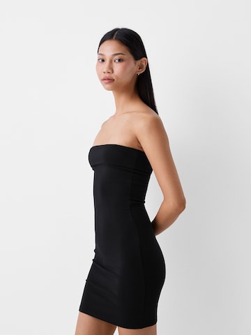 Bershka Kleid in Schwarz: predná strana