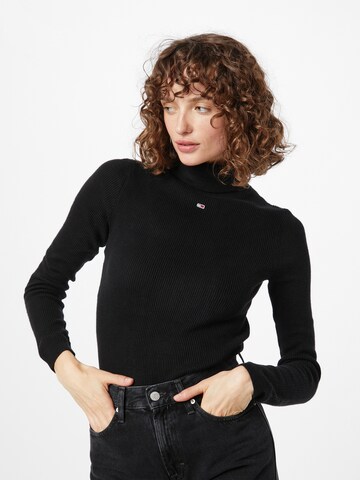 Pull-over 'Essential' Tommy Jeans en noir : devant