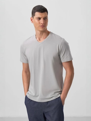 Tommy Life Shirt in Grey: front