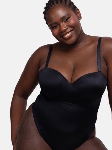 Dorina Shapingbody i svart