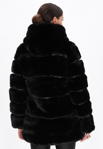 faina Winterjas in Zwart