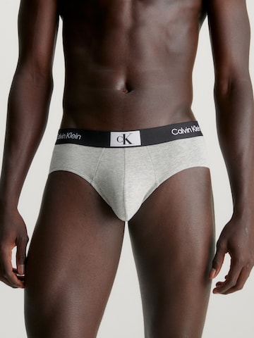 Calvin Klein Underwear Slipy – šedá: přední strana