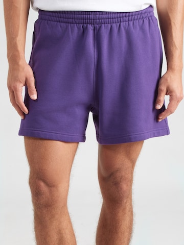 ADIDAS ORIGINALS - Regular Calças 'ESS' em roxo