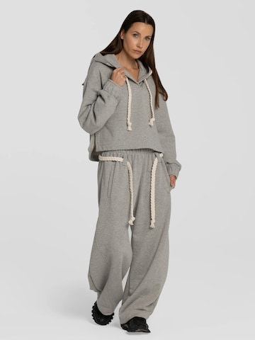 mandragora Sweatshirt 'Sento' in Grau