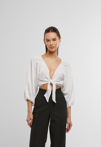 Urban Classics - Blusa en blanco: frente