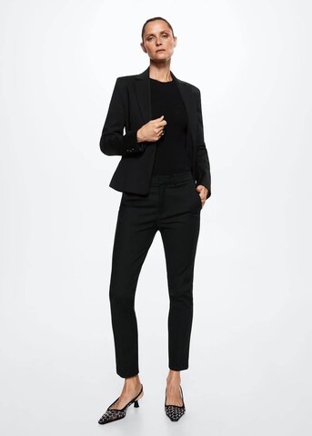 Regular Pantalon à plis 'Cofi' MANGO en noir