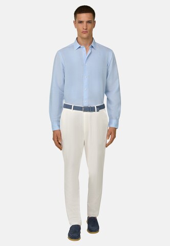 Boggi Milano Слим фит Панталон Chino в бежово