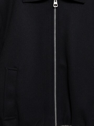 Pull&Bear Jacke in Schwarz