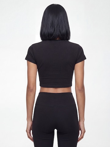 V!BE STUD!OS Футболка в Черный