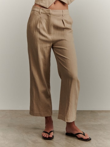 ABOUT YOU x Marie von Behrens Wide leg Pleat-front trousers 'Magdalena' in Beige: front