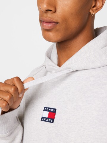 Tommy Jeans - Sweatshirt em cinzento