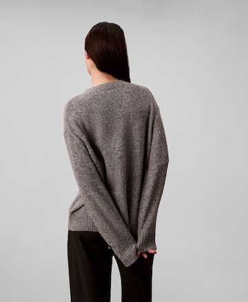 Pull-over Calvin Klein Jeans en gris