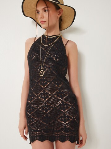 Happiness İstanbulHaljina za plažu - crna boja: prednji dio