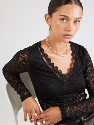 ABOUT YOU Shirt 'Marika' in Black