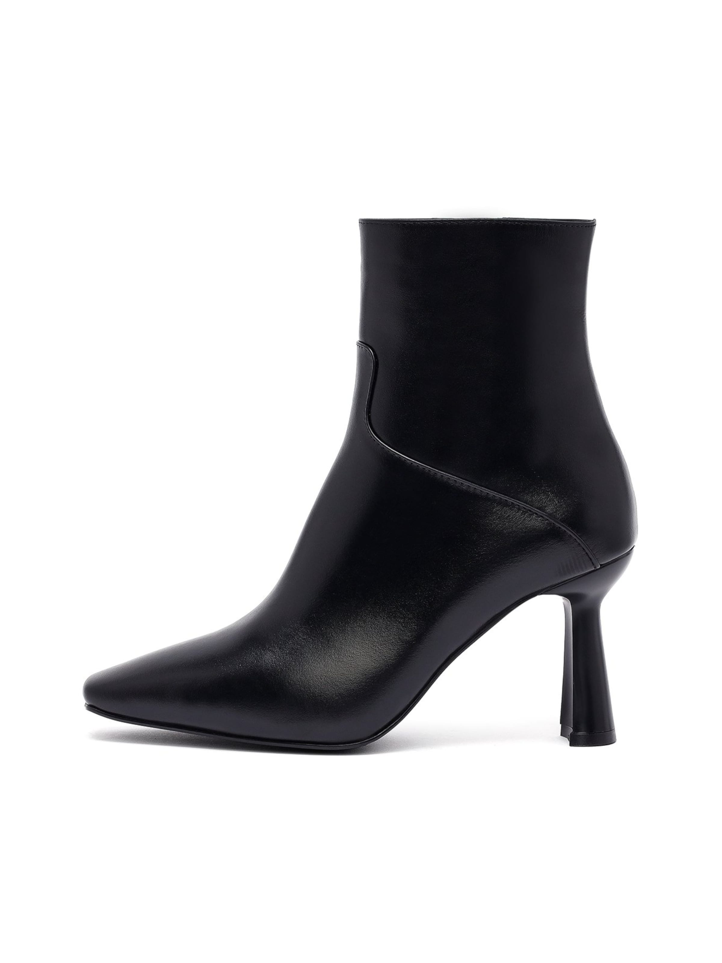 Ankle boots di Derimod in nero: frontale
