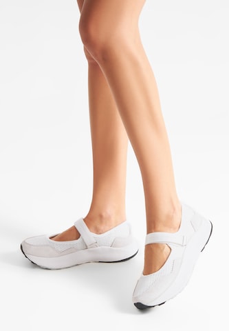 Ballerines WODEN en blanc : devant
