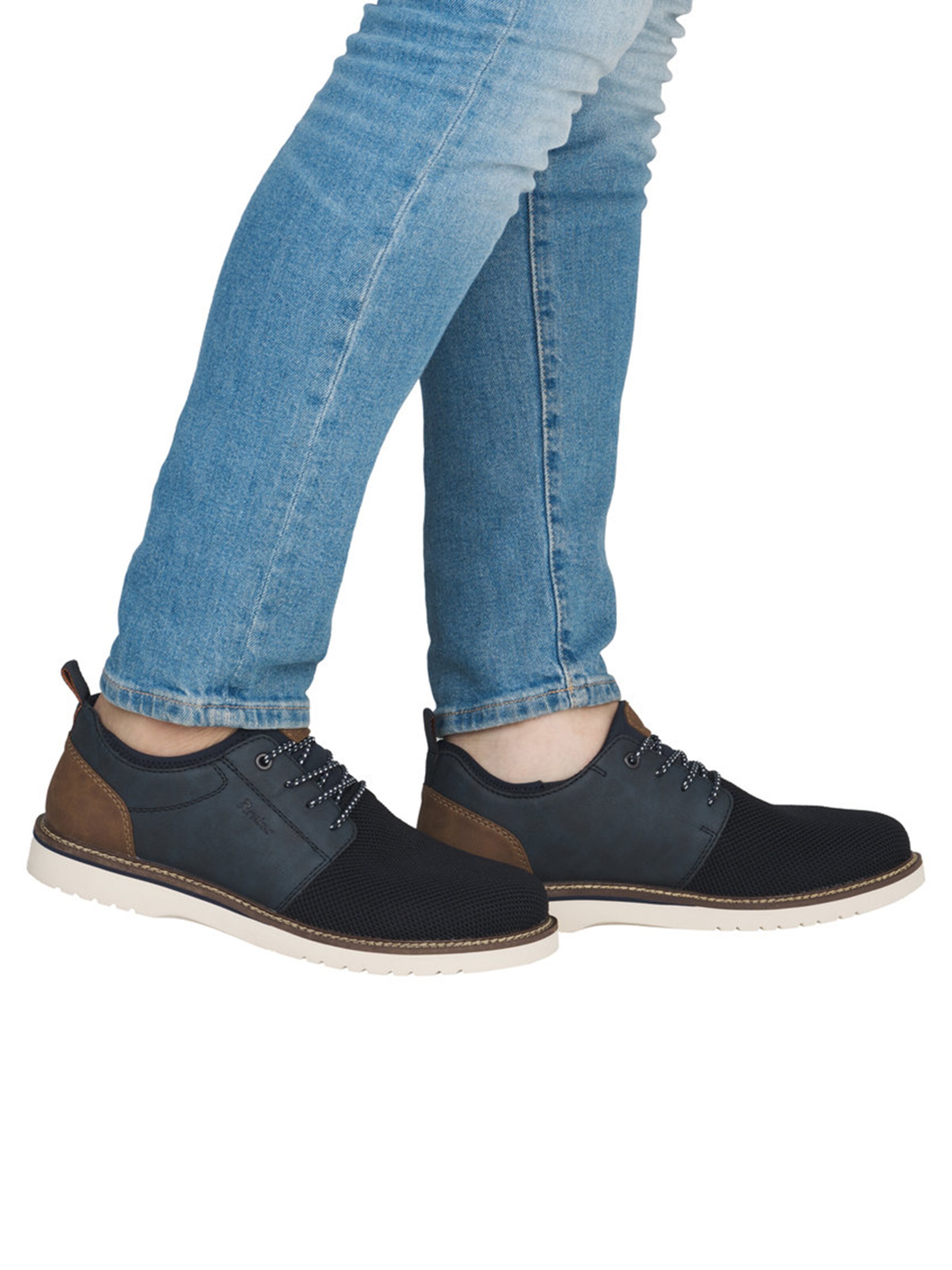 Scarpa stringata sportiva di Rieker in blu