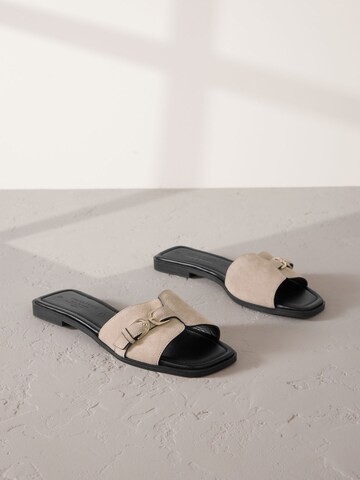 Mule Next en noir