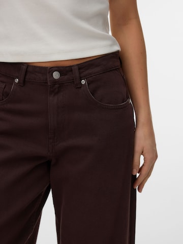 VERO MODA Vat Jeans 'FONDA' in Bruin