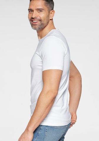 OLYMP - Ajuste estrecho Camiseta 'Level 5' en blanco