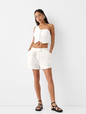 Bershka Regular Pleat-front trousers in White