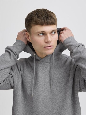 !Solid Sweater 'Lenz' in Grey