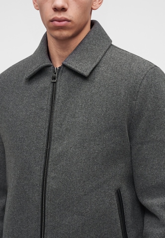 GUESS Between-Season Jacket in Grey
