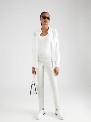 GERRY WEBER Slimfit Jeansy w kolorze beżowy