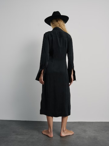 ABOUT YOU x Marie von Behrens Skjortklänning 'Grace' i svart