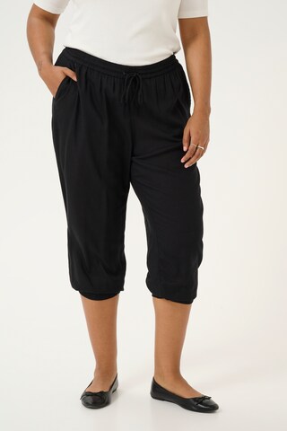Effilé Pantalon 'KCmille' KAFFE CURVE en noir : devant