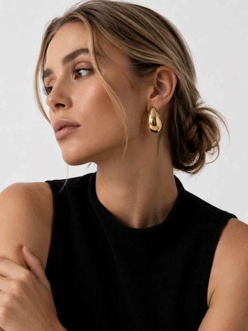 RteRme Earrings 'Titania Medium Gold Teardrop Earrings' in Gold