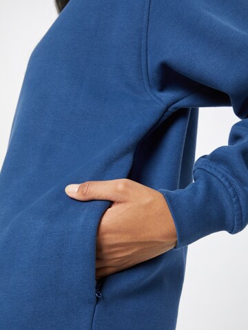 PARI Sweatshirt 'SPORTS CLUB' i blå