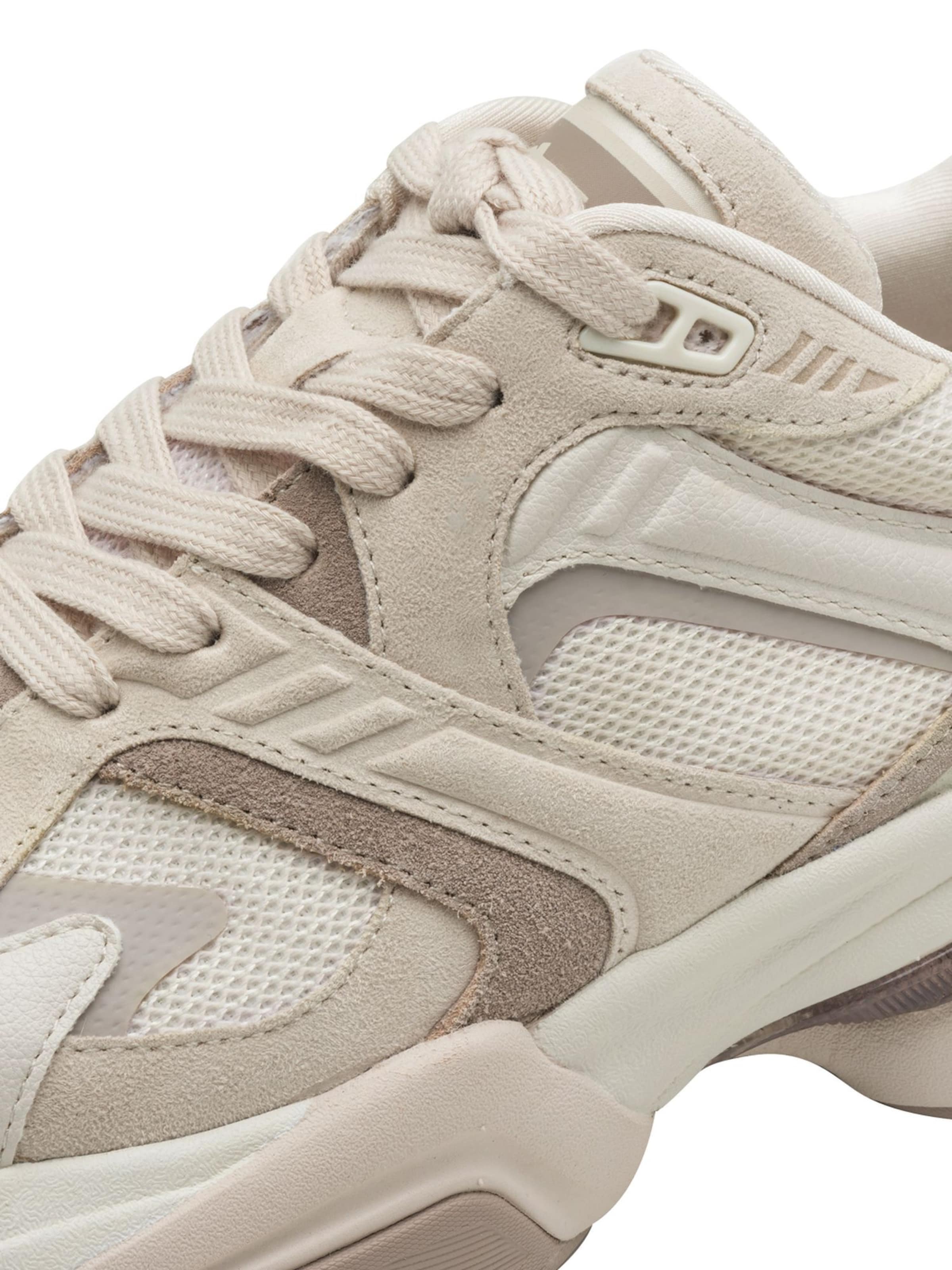 Tamaris Sneakers laag in Beige