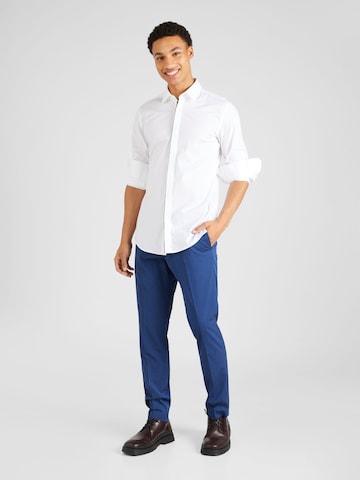 BOSS Black - Ajuste estrecho Camisa 'HANK' en blanco