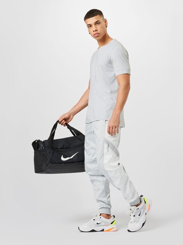 NIKE Regular Fit Funksjonsskjorte i grå