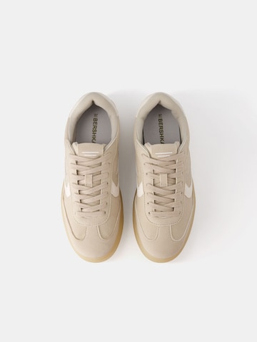 Sneaker bassa di Bershka in beige
