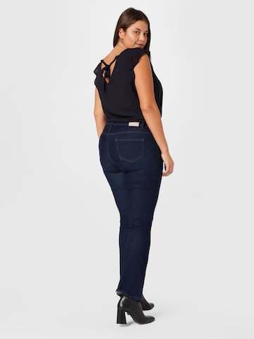 Slimfit Jeans 'Sally' di ONLY Carmakoma in blu