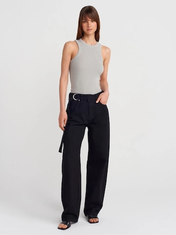 Dilvin - Blusa em cinzento