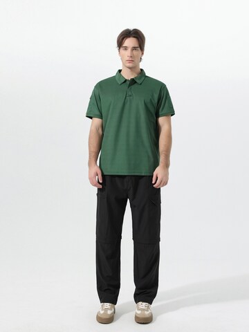 YOUTHUP Performance Shirt 'Gradschnitt' in Green: front