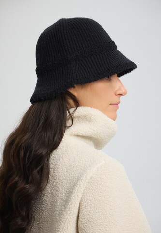 LUHTA Hat in Black