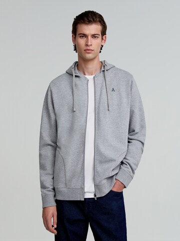 Scalpers Sweatjacke in Grau: Vorderseite